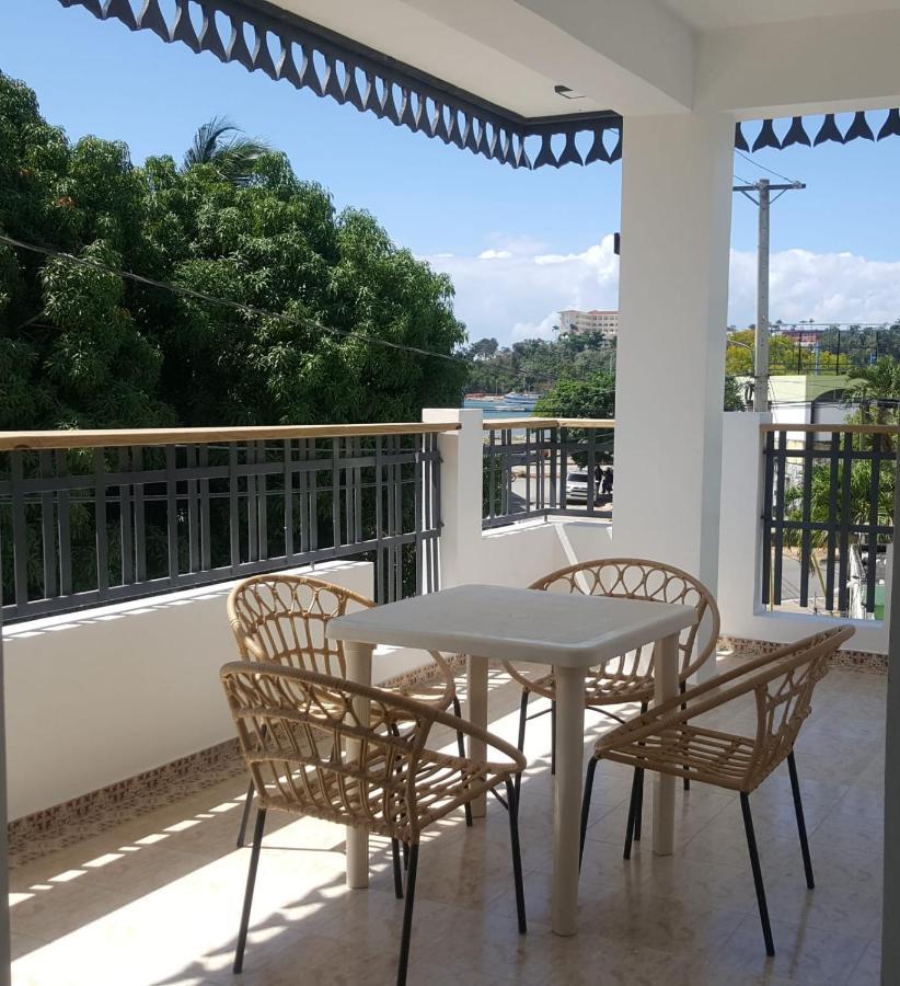 Hostal Marina Samana Exterior photo