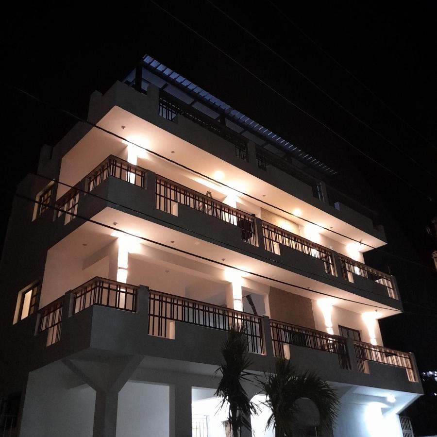 Hostal Marina Samana Exterior photo