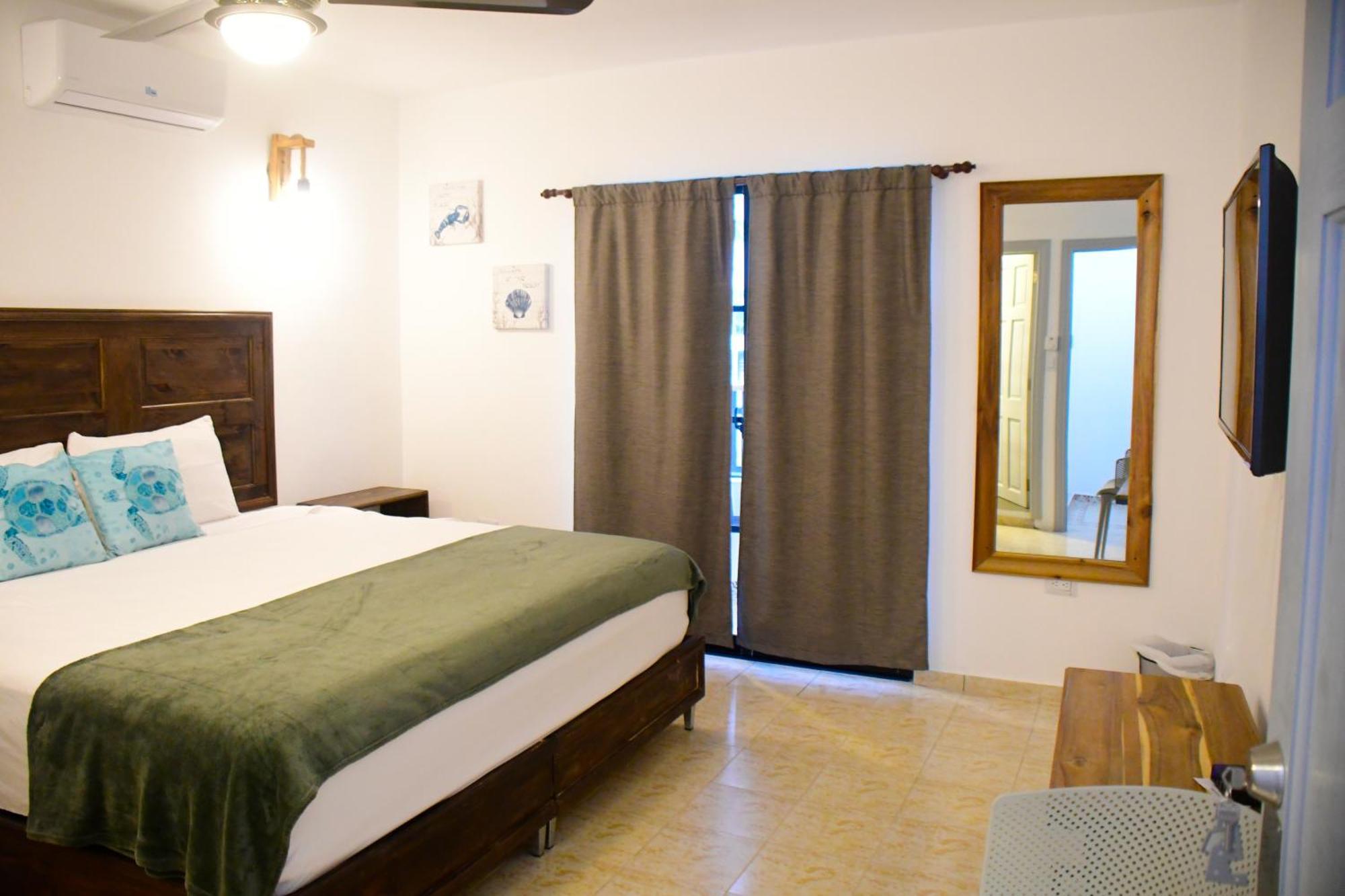 Hostal Marina Samana Exterior photo