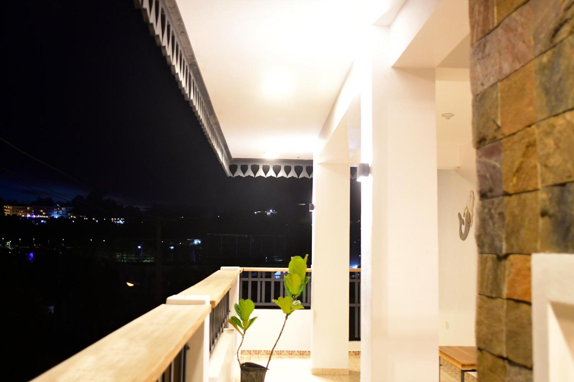 Hostal Marina Samana Exterior photo