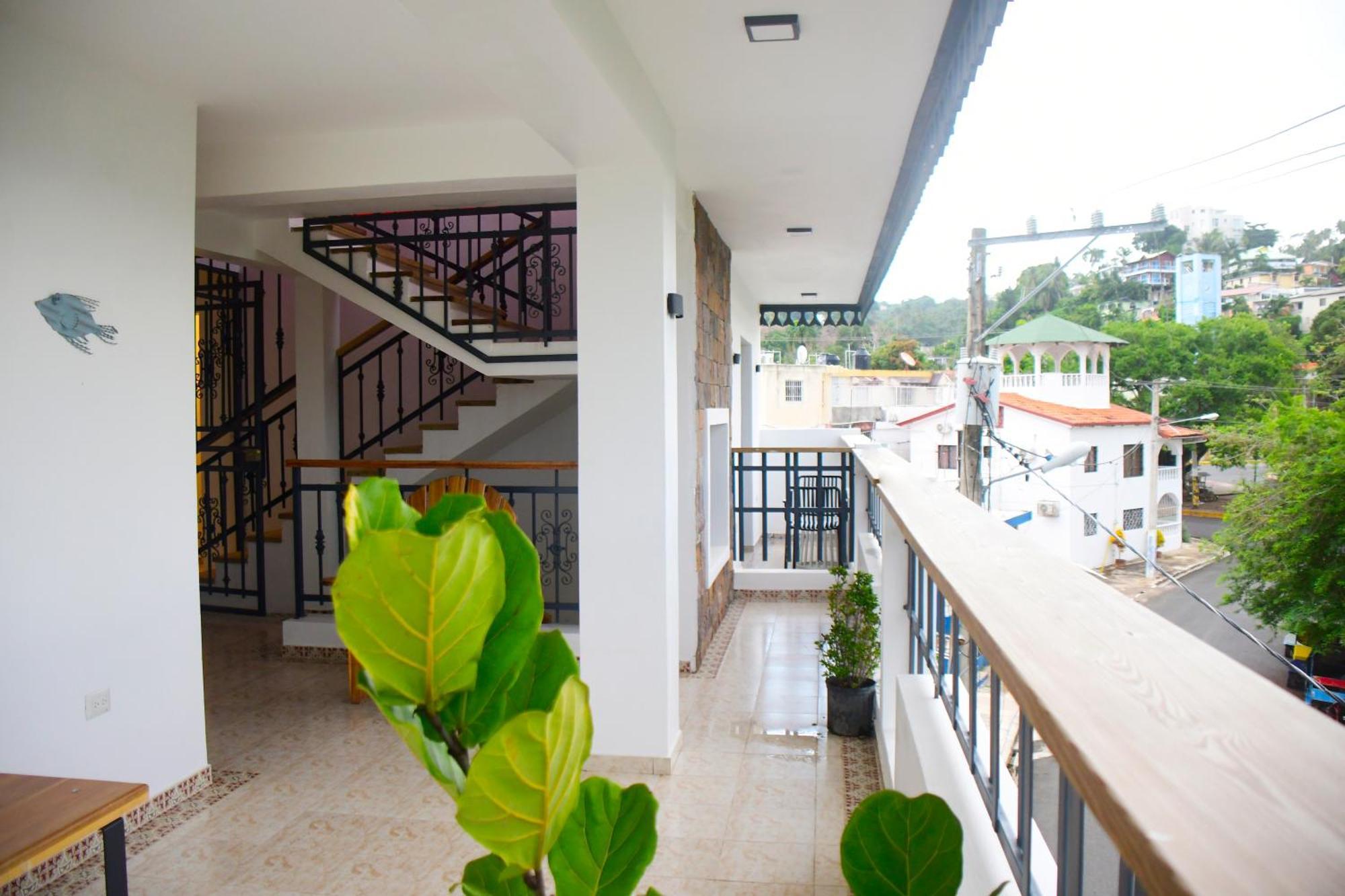 Hostal Marina Samana Exterior photo
