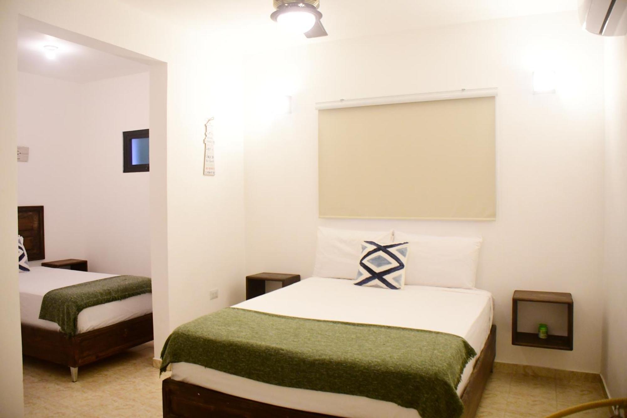 Hostal Marina Samana Exterior photo